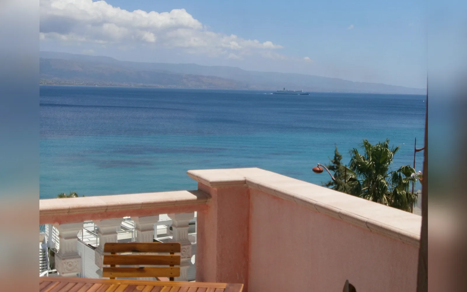 Esterni di Blue Eden Strait, Messina (foto 9)